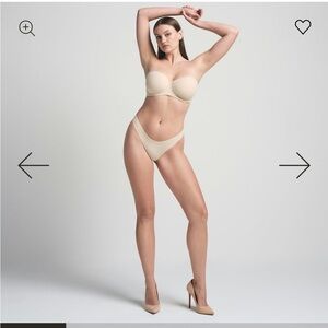 Skims Fits Everybody Strapless bra